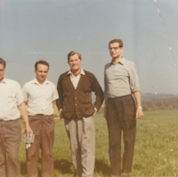 Josef Štivar při návštěvě Československa v roce 1968. Na fotografii zleva: Josef Pukovec, Jan Pukovec, Josef Štivar, Bedřich Pukovec