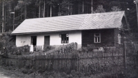 Farmhouse at Kameňák, Vlčková, ca. 1936, in the doorway, mother and sister of Božena Šálová