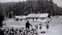 Homestead at Kameňák in Vlčková, c. 1942. At the door Božena Šálová