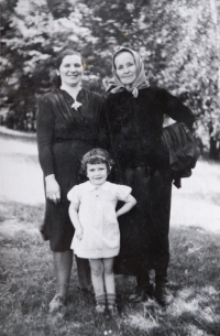 Božena Šálová with her grandmother Mariana Zbranková and mother Božena Rusková, ca. 1943