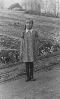 Erika Perniková, Zvonková, 1945