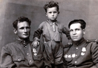 Yuri Galatenko's father (centre) / on the left uncle, on the right husband of his aunt / about 1941