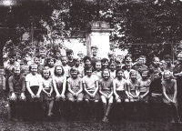 Úvaly School, Zdeněk Nachlinger in the fifth grade (June 1956), pictured in the back row, fifth from the right from the teacher