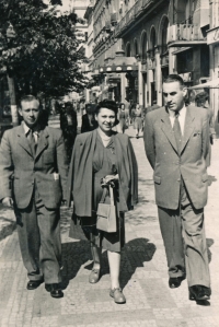 Tatínek Alexander Zipser a jeho sestra Aranka, Praha, cca 1939