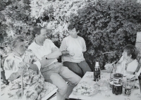 Family photo - from the left: mother Zdeňka Nachlingerová, Zdeněk Nachlinger, sister Marta Štěpánková, opposite them at the table wife Věra