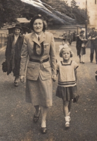 Ludmila Cibulková, née Kabátová, as a little girl with her mother Emilia at the XI All-Sokol Meeting in Prague, 1948