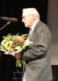 Jaroslav Frolík receiving the honorary citizenship of Beroun