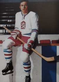 Václav Nedomanský in the national jersey at the turn of the 1960s and 1970s