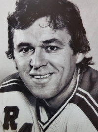 Václav Nedomanský as a player of the New York Rangers, where he transferred in 1982