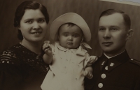 Květoslava with her parents in 1938 in Šumperk