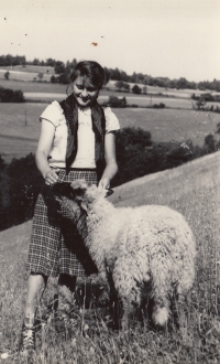 Ludmila Krystyníková, roz. Bartošková, Třemešek, 1956