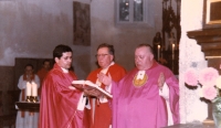 Jan Fatka with František Hobizal, pilgrimage mass after the reconstruction of the church in Újezd St. Kříže, 1987