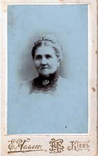 Yuri Galatenko's great-great-grandmother Maria Savitskaya (1856-1938) / Kiev