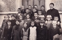 School in Sudice, 1936, mother a teacher