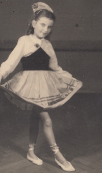 As a ballet school dancer, 1947