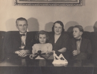 Hana Lančíková (in white) with her family, ca. 1946