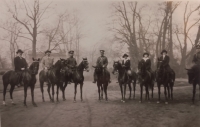 Minister K. Engliš, František Udržal, Staff Sergeant, Colonel, Věra Englišová, Libuše and Jarmila Udržal, Legionnaires Pojkar and Kvapil, Englišová