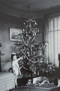 Libuše Paukertová, Christmas 1935