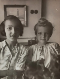  Libuna and Jana Morávkovy, July 1941