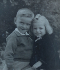 Walter Jank mit seiner Schwester