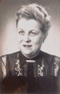 The grandmother of the witness from his mother's side, Jana Matelová