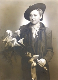 Dobroslava Matelová-Drostová, mother of the witnes, 1940, wedding photo