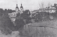 Historické foto Skoků u Žlutic, kde pamětnice strávila značnou část života, foto před rokem 1960