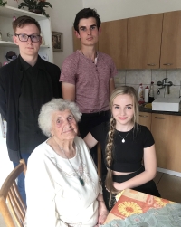 Anna Grillová with students during filming for the project Stories of Our Neighbours, 2023