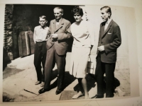 Štefan, otec, sestra a brat v roku 1962