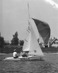 Dušan Srb při závodech na jablonecké přehradě ve Mšeně, 1967