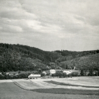 Přerovec in the 1950s as seen from the upper field, further back on the right in the woods is where the people from the lower part Suché Lazce dug shelters in the woods