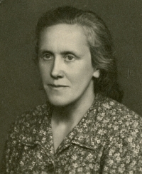 Antonie Tichopádová's mother Anežka Šihorová, née Tkačíková, in a portrait photo from the 1950s