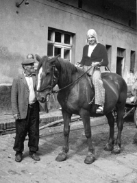 Father Frantisek with one of the horses from his broodmare / Ewald Kubna relative