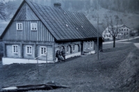 Witness´s mother (first from left) with sister Elfriede and their mother in front of the house in Fojtka, which was demolished after the war