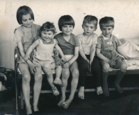 Děti Němcovy, 1966. Zleva Markéta, Veronika, Pavla, Ondřej