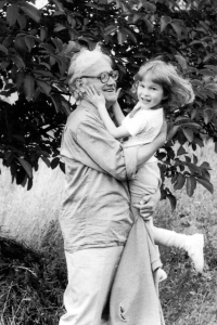 Nuri Sallaku with daughter Helena / Prague / 1991