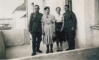 On the left, Uncle Franz Schnaubelt, who fell in the ranks of the German troops