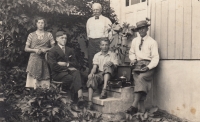 Father Miloslav Macek on the right and mother Anna on the left on the farm in Frankstat, where they both served