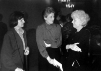 Zdeňka Pospíchalová (centre) with Olga Havlová at the concert for the 80th birthday of conductor Rafael Kubelík