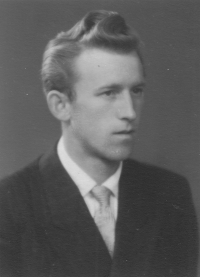 Bratr Josef Martínek, nar. 1931, z dvojčat