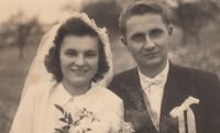 Marie and Jan Schaffelhofer (later Skálas), wedding photograph, 1945