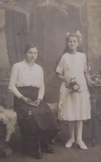 Confirmation - Růžena Krejčová, née Kuželová, and Růžena Ďásková, née Řehořová (Ludmila Petrová's mother)