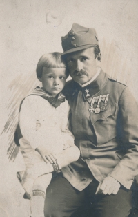 Witness´s afther Alfred Kluge with his father, World War I.