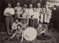 Josef Mrňák in the military band (first from the left, with trumpet) in a photo sent to him by the band leader in March 2024 (the back of the photo with the wishes is in the Additional Materials)