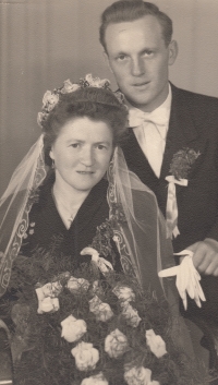 Wedding photo with her husband Hermann Markgraf in 1953