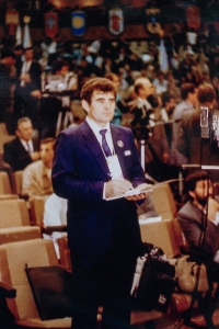 Sviatoslav Vasychuk at the first Constituent Congress of the "People's Movement of Ukraine", 1989