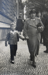 Zdeněk Bouček, Anna Boučková, Prague - Vinohrady, 1938 (first day of school)