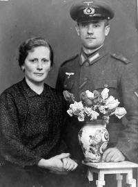 Mother Gertruda Matušková with father Josef in Wehrmacht uniform during World War II