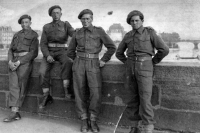 Members of the British troops with whom Cecília Hartošová's husband Emerich came to Czechoslovakia in 1945. Photos from the Charles Bridge in Prague