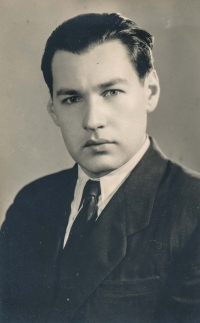 A. Muratov, student 5. ročníku Lékařského ústavu, Kyjev, 1957.